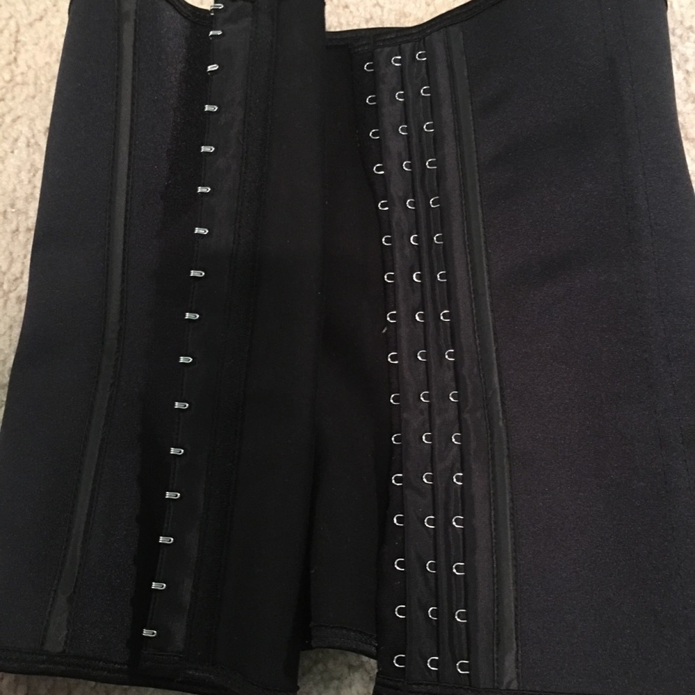 Waist trainer